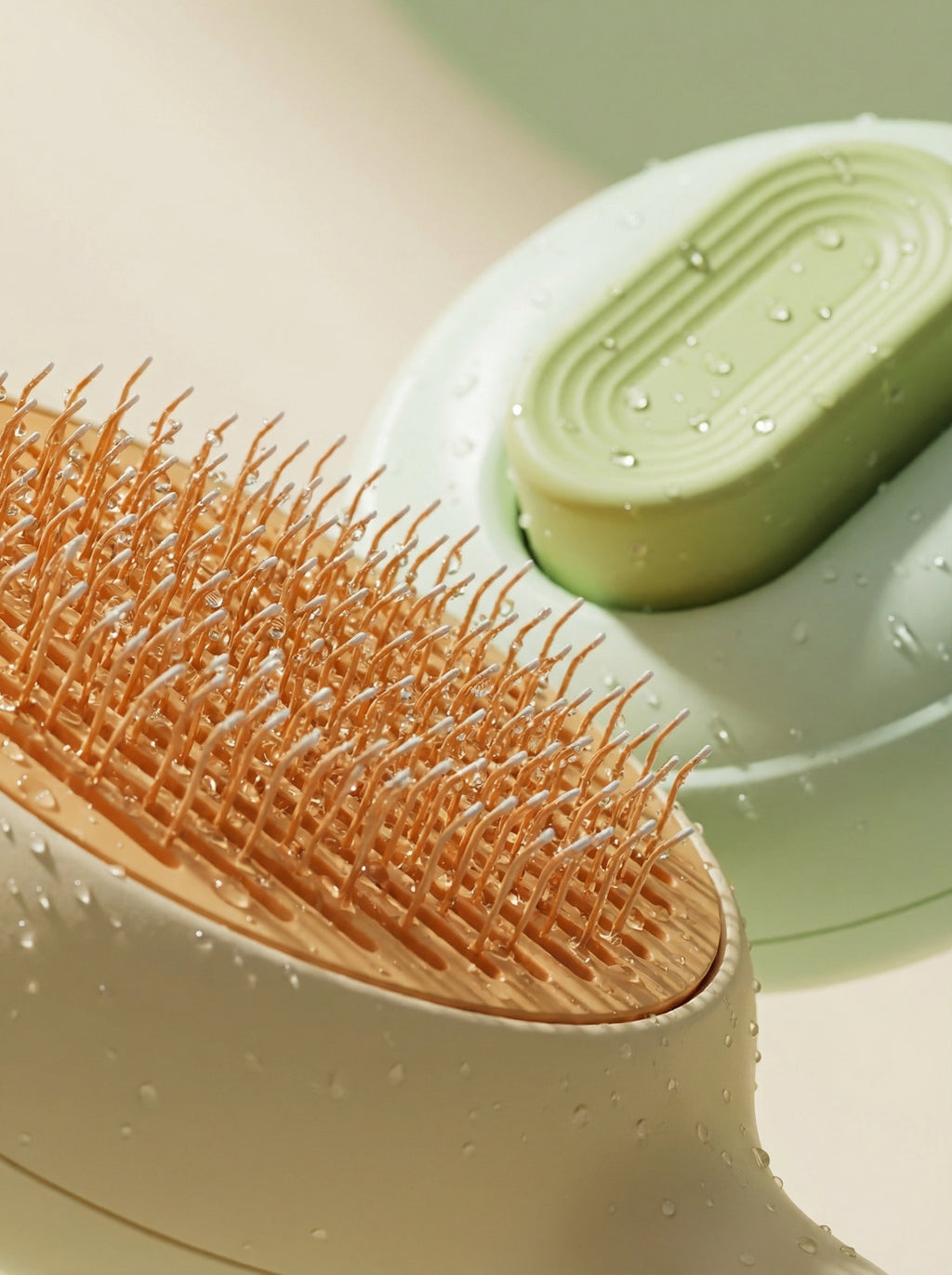 3-in-1  Cat Brush – Groom, Clean & Deshed in One Tool